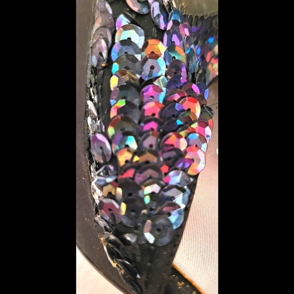 Ahhmazing Sequin Black Sandals! - Picture 8 of 9